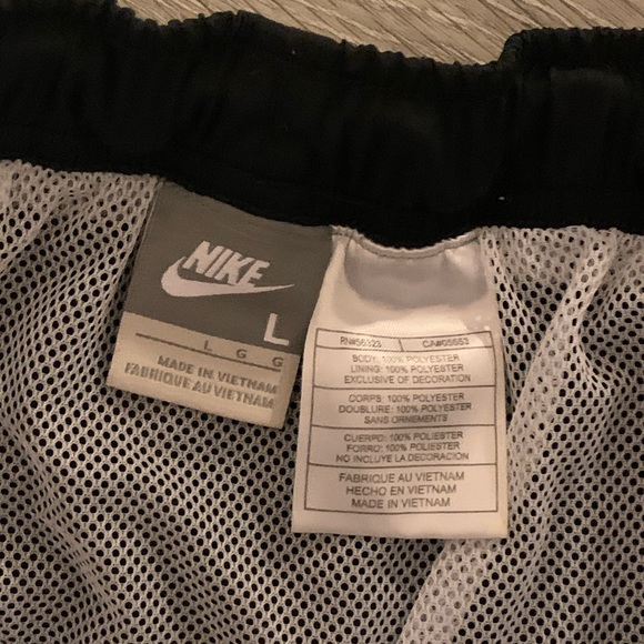 SOLD Nike Shorts - Picture 3 of 3